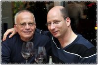 אמנון פלד עם בנו. צילום: צילום משכר