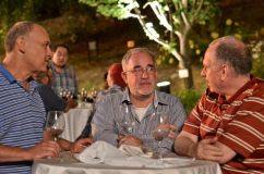משמאל: צביקה אמיתי, קובי שדה - ברקן, נימי יפה - סגן ראש המועצה האחראי על תחום היין