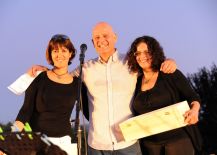 אורי טירולר מנכ"ל יקב הרי גליל, עם רונית בדלר המנכ"לית הקודמת וכרמית אהרנרייך מנהלת השיווק