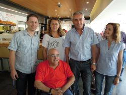 מימין: מירב זומר, יהודה בן חמו, שגית חקלאי, יאיר מרינוב, בחזית יובל וגנר,  