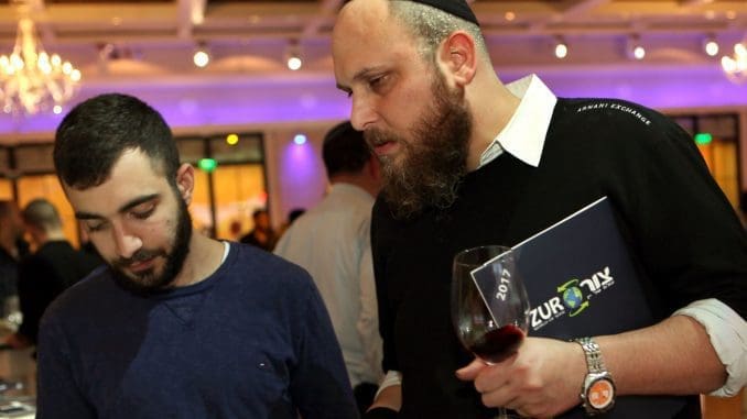 לאפשר ליהודים שומרי כשרות ליהנות גם מיין לא ישראלי
