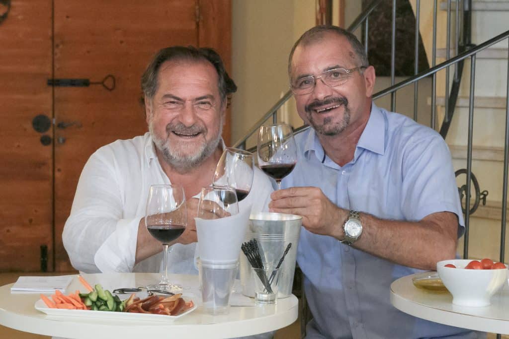 היו זמנים ביקב אמפורה: היינן הראשי ארקדי פפיקיאן ויועץ-העל מישל רולאן