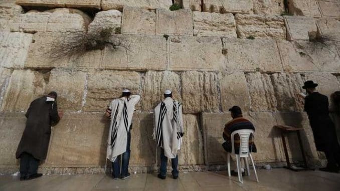 לחגוג את חג הפסח בביקור חוויתי באתרי הכותל