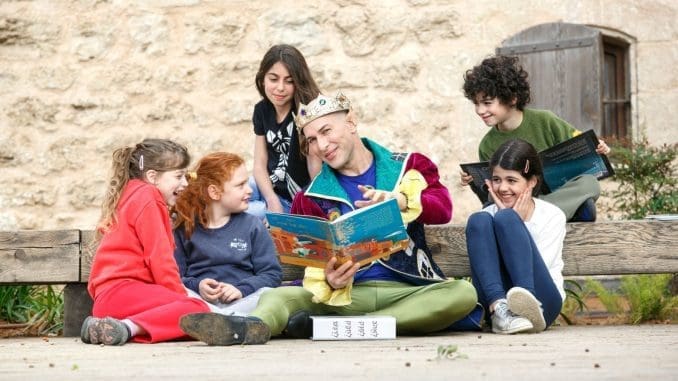 מחברים את קהל המטיילים לסיפורם של אתרי המורשת בצפון, בדרום, במרכז ובירושלים