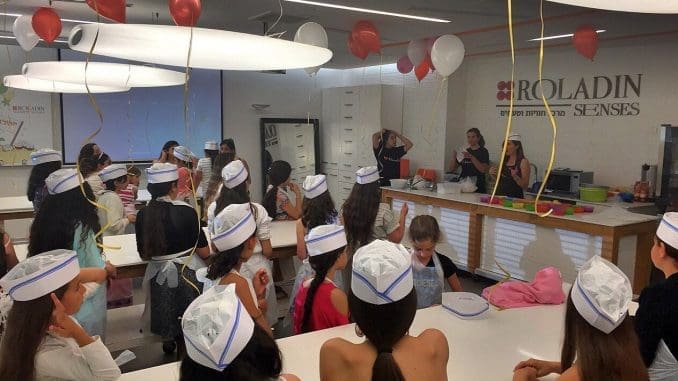 הצצה אל עולם הקינוחים של רולדין עם סדנאות מתוקות וכשרות לחג הפסח