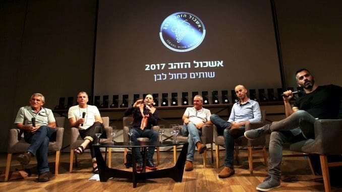 יאיר היידו (במרכז): "כשר זה feature. ישראל זה story"