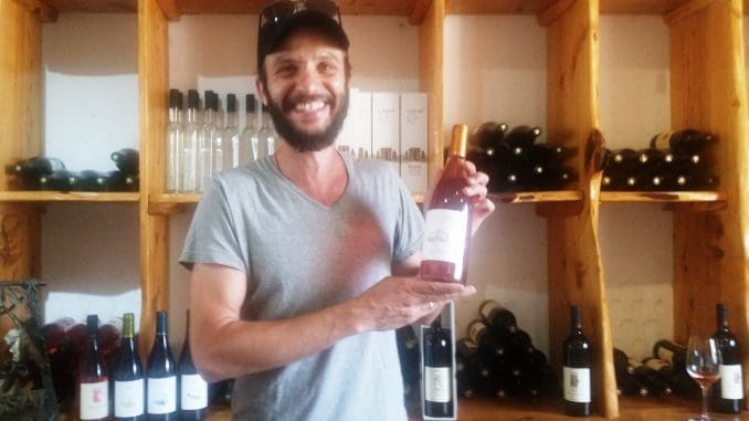 אורן קדם, יינן ומנכ"ל יקב אסף: "פיתחנו קונספט של תיירות חקלאית המשלב בתוכו אוכל ויין, כאשר הכל סובב סביב היקב"
