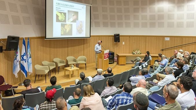 אפשר לברך על האומץ, בחירת הנושא, הבאת המרצים המקצועיים ביותר, והבאת הכורמים והייננים לצד הסטודנטים