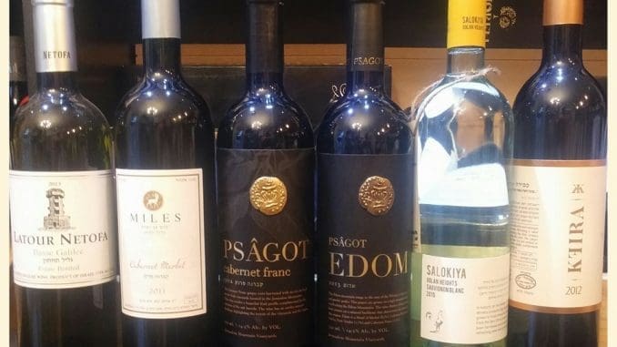 טל אומר שהוא נותן עדיפות ראשונה ליקבים הקטנים, ומרבית הזמן שלו מוקדש לשיווק היינות שלהם