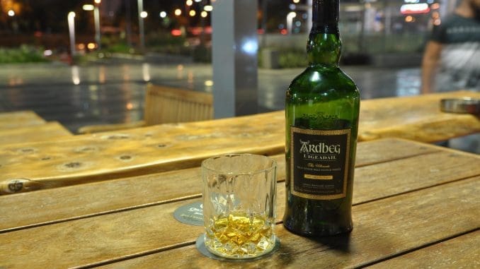 Ardbeg מיושן 10 שנים (58 ₪) לפי המלצתו של הברמן