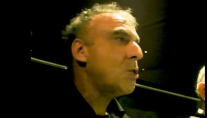 היין של ד"ר רוני שפירא קר וחד עם אפטר טייסט חם ובשל