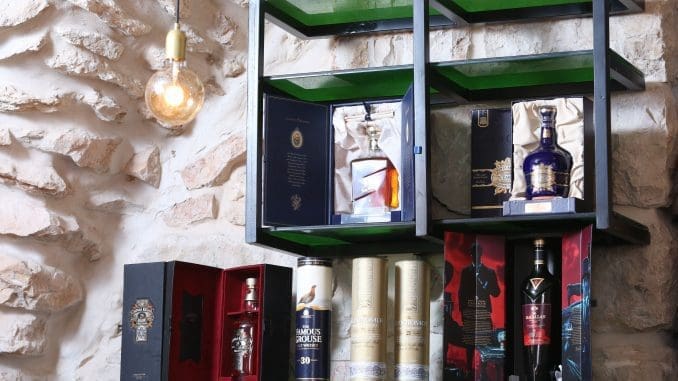 להפוך את החנות למרכז יין אמיתי שיתקיימו בו הרצאות, מפגשים וסדנאות