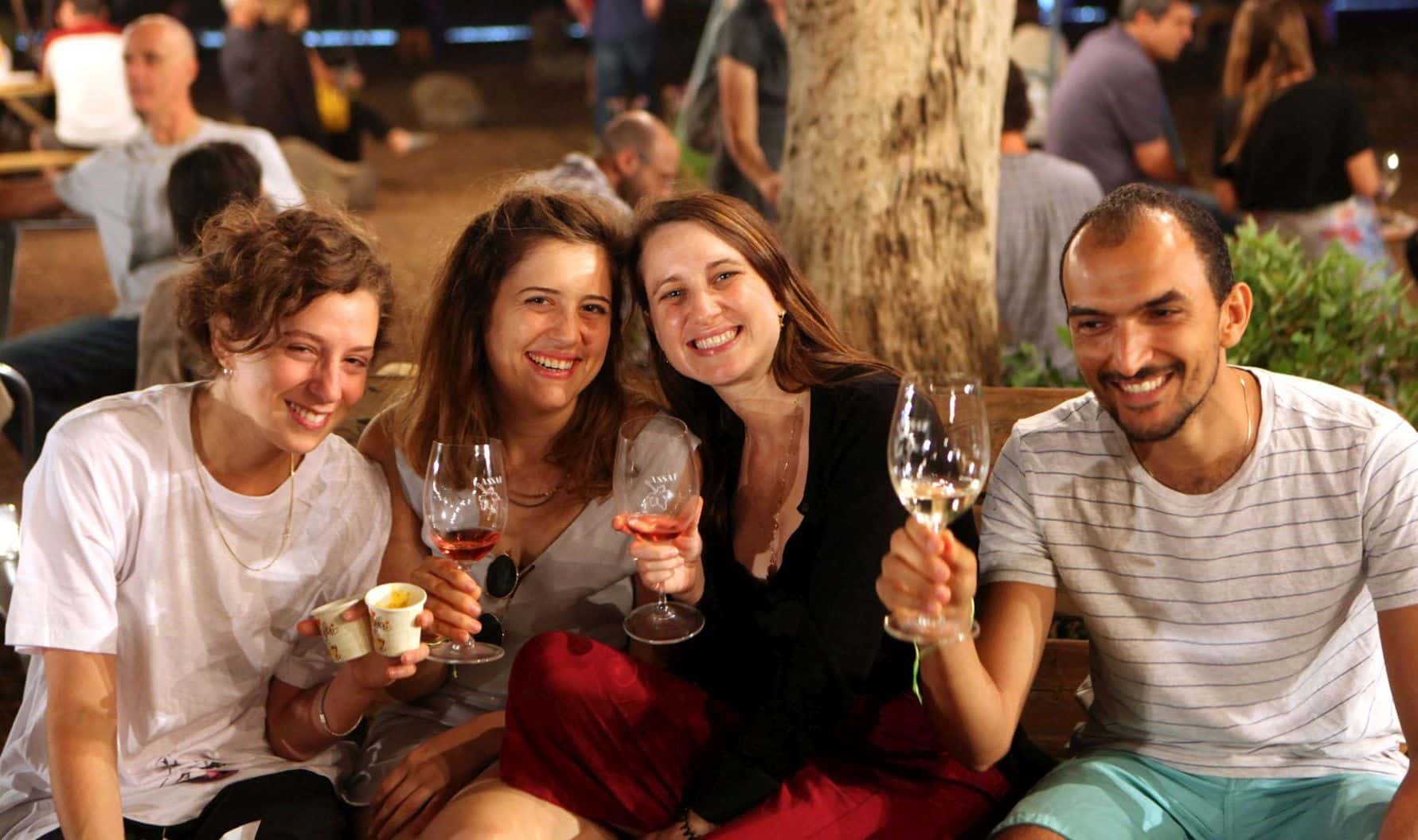 לקדם את השנה החדשה בנימה אופטימית. צילום דוד סילברמן dpsimages ביקב אסף