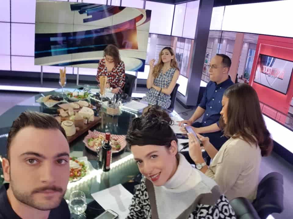 דניאל חן (למטה משמאל)- הסיפור הגיע גם לתכנית הבוקר של ניב רסקין בערוץ 12. צילום מדף הפייסבוק