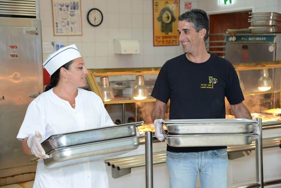 לקט ישראל זה גם איסוף אוכל שנשאר במטבחי בתי מלון