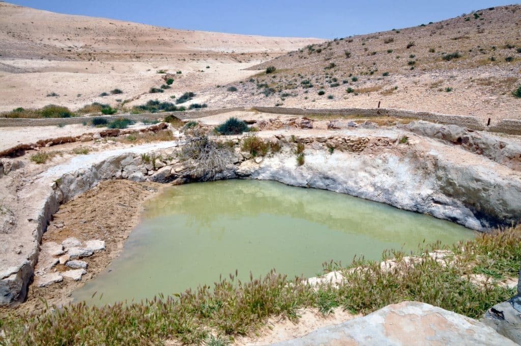 בור קירש במדבר. צילום איריס לוי
