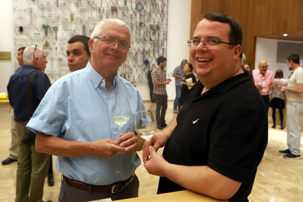 מימין: יותם שרון (יועץ ליקבים) ואיציק כהן מיקב רמות נפתלי. צילום דוד סילברמן dpsimages