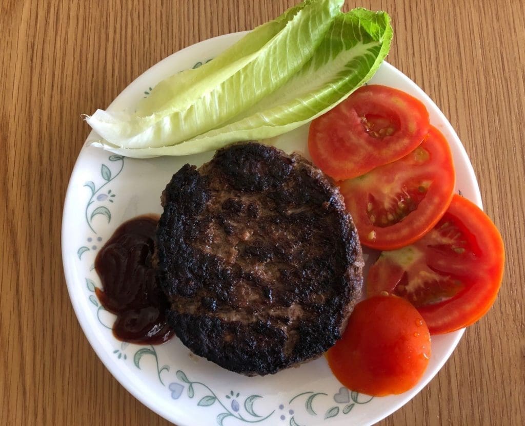 ההמבורגר העירום. צילום פאפא רצי