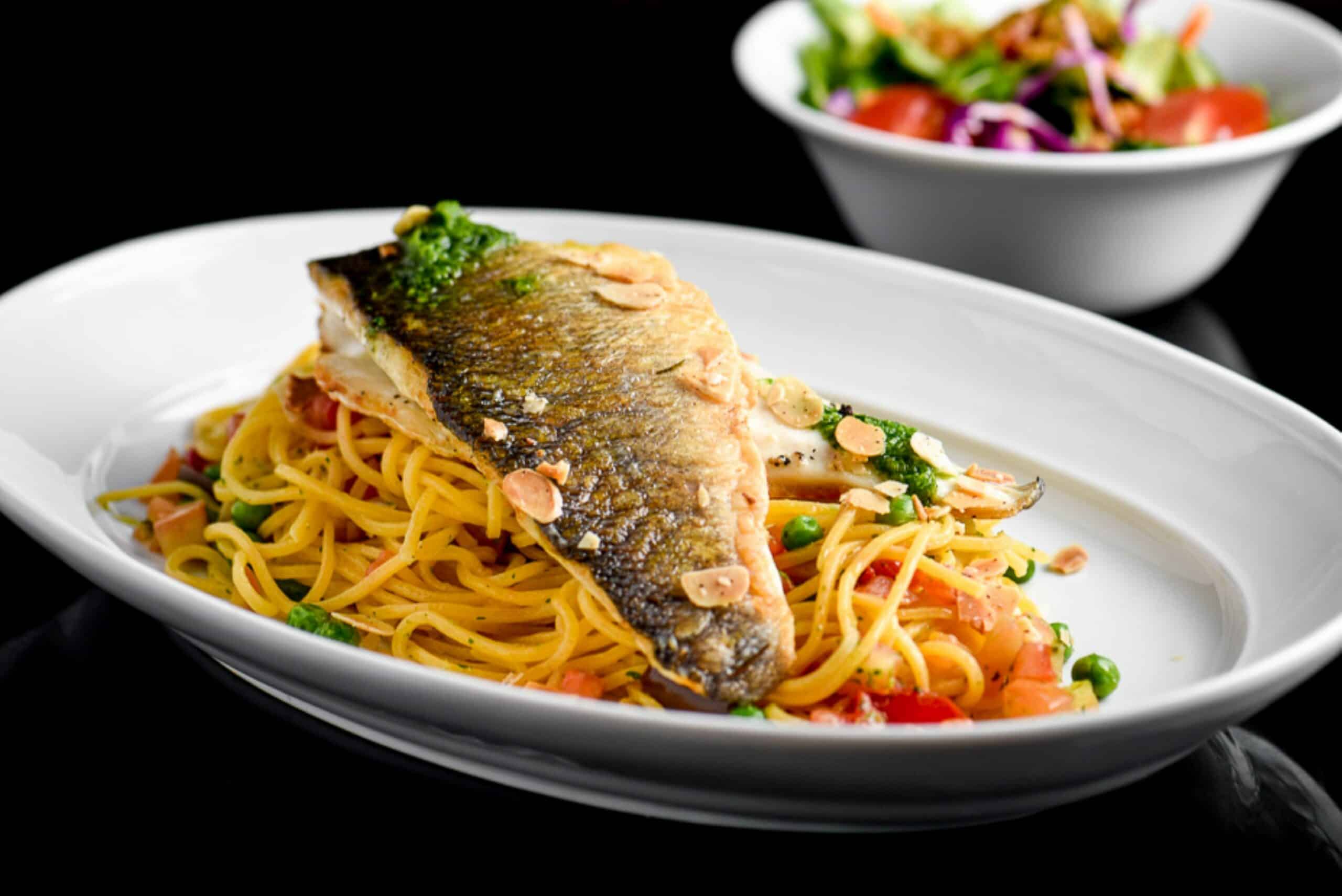 דג לברק מתאים לכל שיטות הבישול, הטיגון והצלייה, בשרו רך ועדין והוא עשיר באומגה 3 ובאומגה 6
