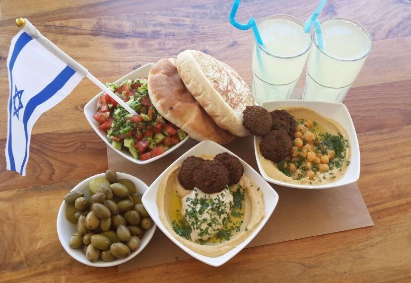 החומוסייה של זרזיר מציעה ארוחה ב-69 שקלים לרגל חגיגות 69 שנים למדינת ישראל