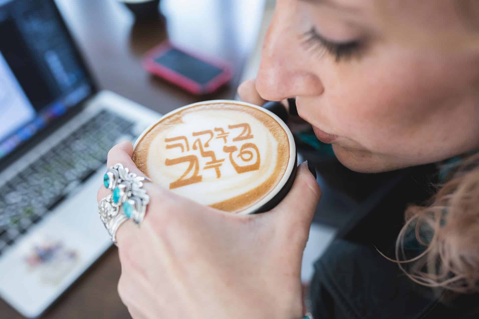 חדש ברשת קפה גרג: תמונות וכיתוב אישי על הקפה בספל