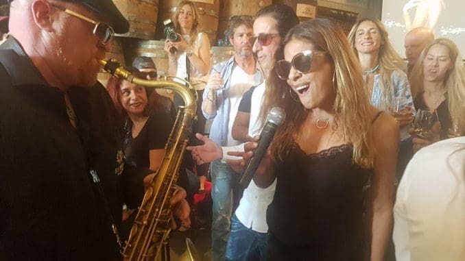 איתי בן חיים הוא מוזיקאי, חובב אופנועי הרלי דייוידסון, ויותר מכל חובב לארח אנשים ולגרום להם עונג ושמחה