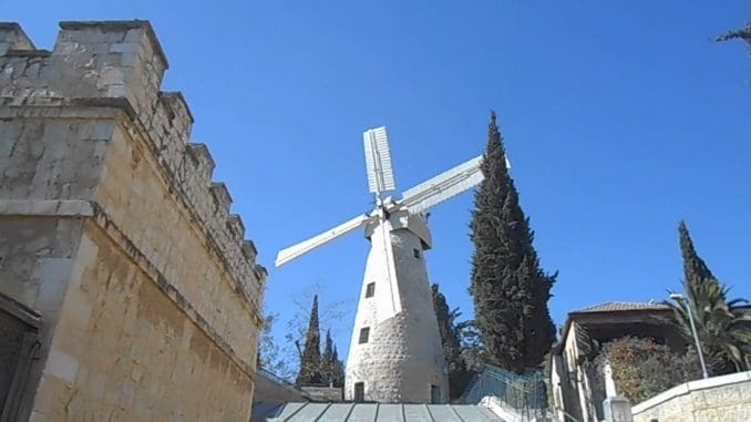 הסמל של ימין משה. צילום שרגא סטרז מיוטיוב