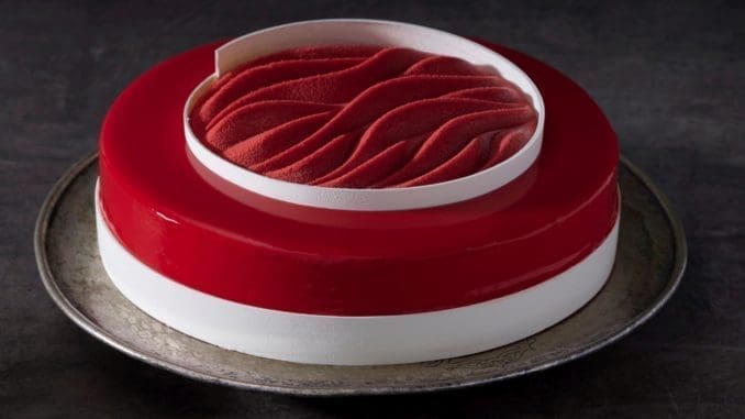 עוגת פטל פיסטוק עם בסיס טרוקדור. צילום אנטולי מיכאלו ל"מטבחון"