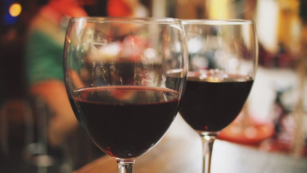 שלב ההשריה משמעותי ביותר לתהליךהכנת היין מאחר שהקליפה והחרצנים הם המעניקים ליין את הטעם והארומה הייחודית