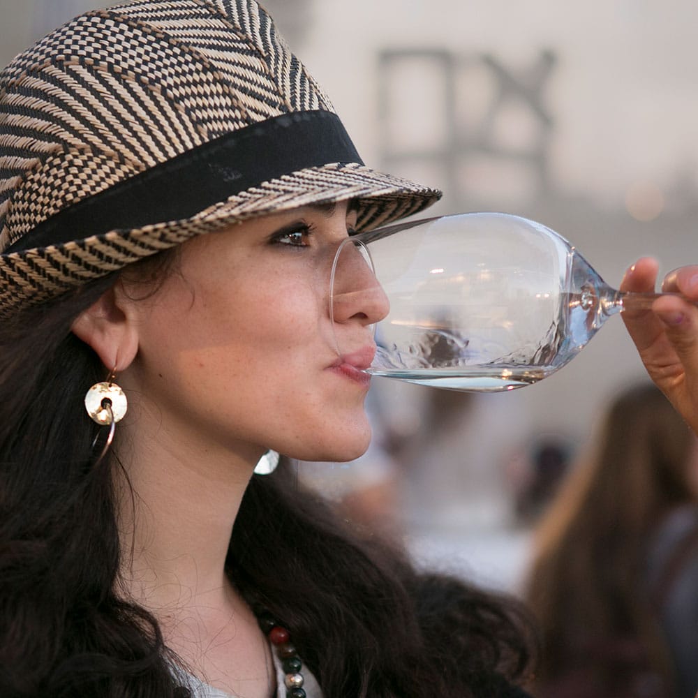 פסטיבל היין השנתי במוזיאון ישראל בירושלים – אוויר ואווירה קצת אחרים. צילום מאתר מוזיאון ישראל