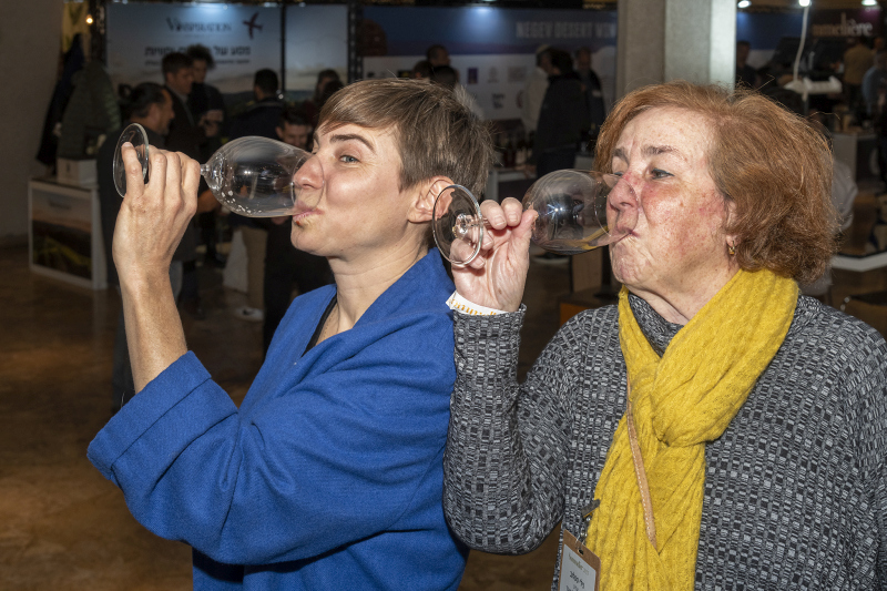 שמענו בין הגפנים 24.2.23: סומלייה 2023 – חוויות ויינות מרגשים, מנכ"ל היקב והכדורגל, טעימת יינות מבית לחם